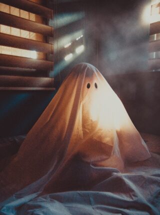 ผีเข้าพระ ให้หมอผีไล่ เจ้าอาวาสเลยไล่พระ